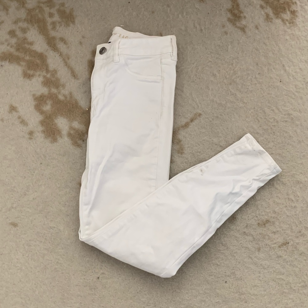American Eagle High Waisted white stretch Skinny Jeans
